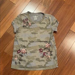 american eagle t-shirt